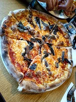 Margherita Con Salsiccia E Melenzane